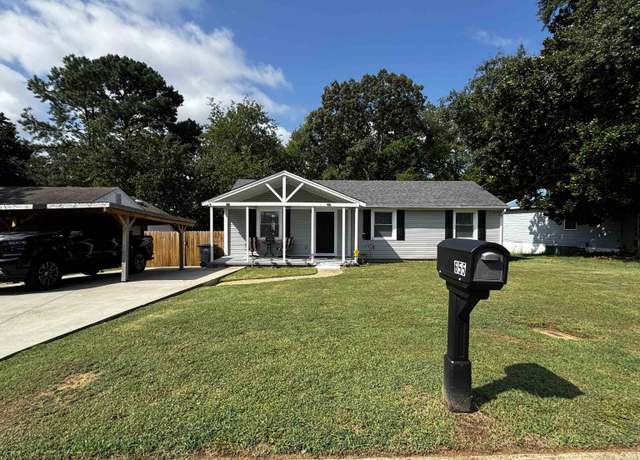 Property at 655 Sannoner Ave, Florence, AL, 3 beds, 1 bath