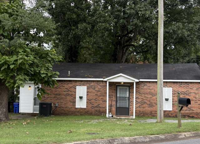 Property at 2302 Chisholm Rd, Florence, AL, 2 beds, 1 bath