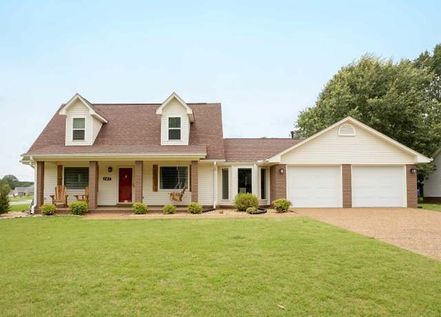 Property at 147 W Oak Hill Dr, Florence, AL, 3 beds, 3 baths