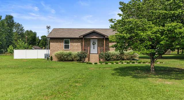 Photo of 943 Clement Rd, Russellville, AL