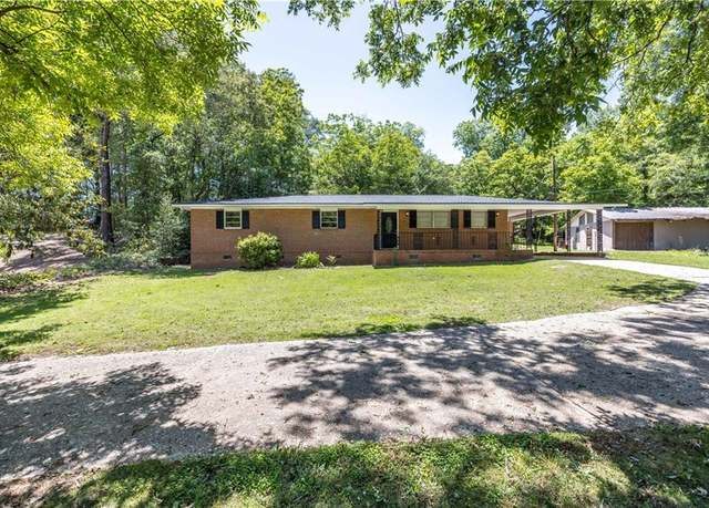 Property at 2803 22nd Ave, Phenix City, AL 36867, 3 beds, 2 baths