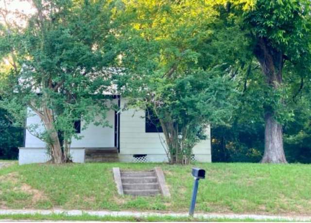 Property at 613 Seale Rd, Phenix City, AL 36867, 3 beds, 2 baths