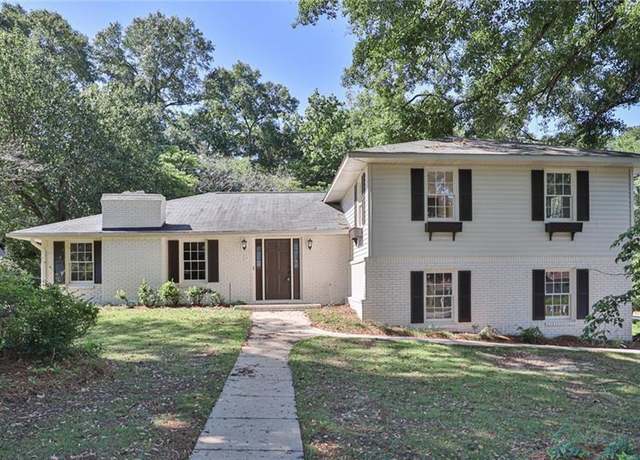 Property at 1905 Ashley Drive Dr, Phenix City, AL 36867, 4 beds, 3 baths