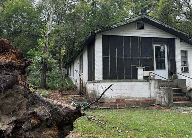 Property at 809 15th Ave, Phenix City, AL 36867, 3 beds, 1 bath