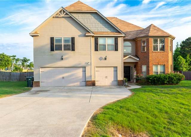 Property at 9 Moss Oak Dr, Fort Mitchell, AL 36856, 5 beds, 3.5 baths