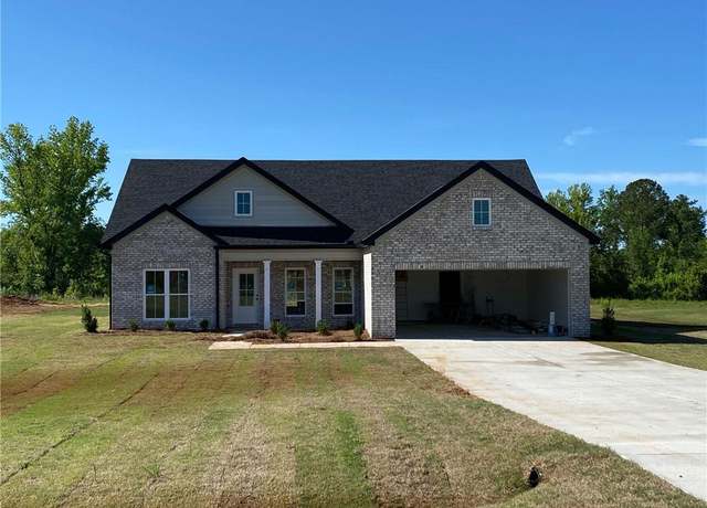 Property at 1104 30th St, Valley, AL 36854, 3 beds, 2 baths