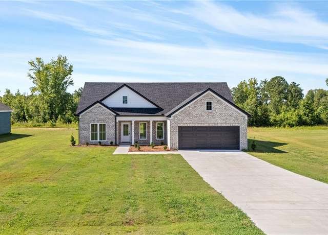 Property at 1104 30th St, Valley, AL 36854, 3 beds, 2 baths