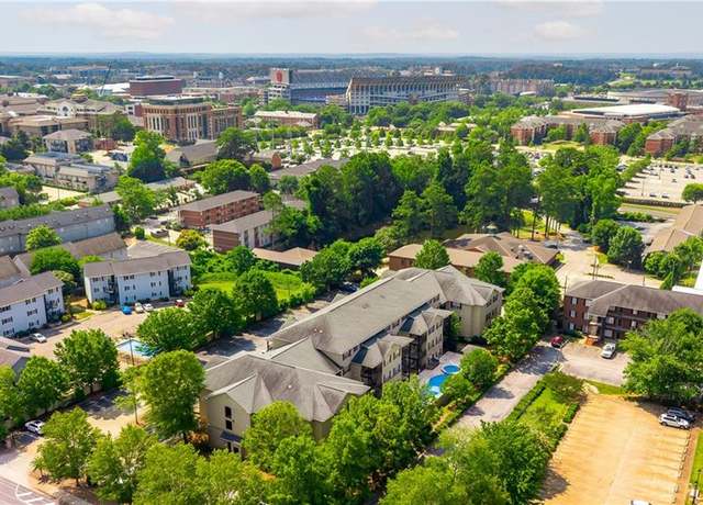 Property at 607 W Glenn Ave #208, Auburn, AL 36832, 1 bed, 1 bath