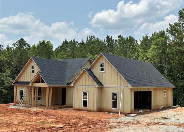 Property at 172 Lee Road 278 Rd, Salem, AL 36874, 4 beds, 2 baths