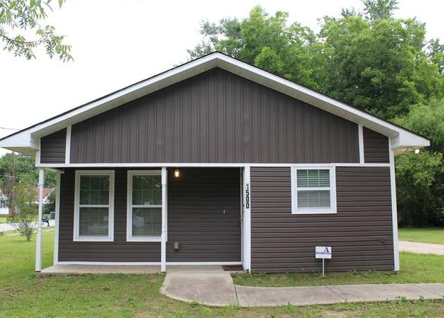 Property at 1500 14th Ct, Phenix City, AL 36867, 3 beds, 1 bath