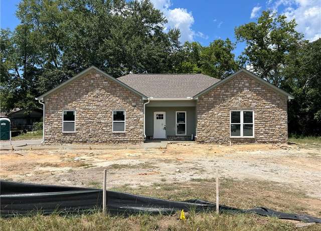 Property at 2800 23rd Ave, Phenix City, AL 36867, 3 beds, 2 baths