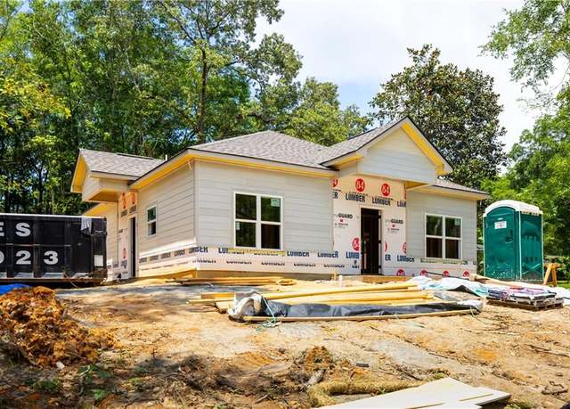 Property at 2801 22nd Ave, Phenix City, AL 36867, 3 beds, 2 baths