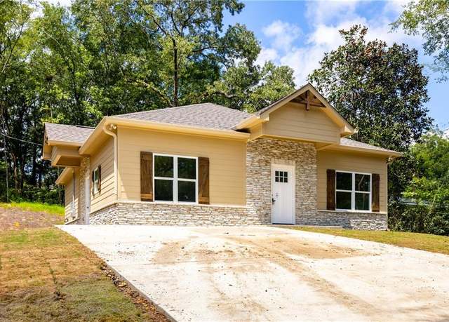 Property at 2801 22nd Ave, Phenix City, AL 36867, 3 beds, 2 baths
