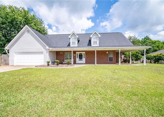 Property at 328 Mill Pond Dr, Phenix City, AL 36870, 3 beds, 2 baths