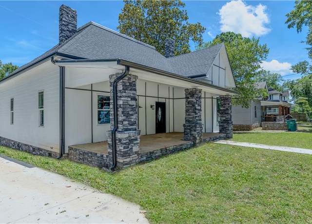 Property at 302 1st St SE, Lafayette, AL 36862, 4 beds, 2 baths