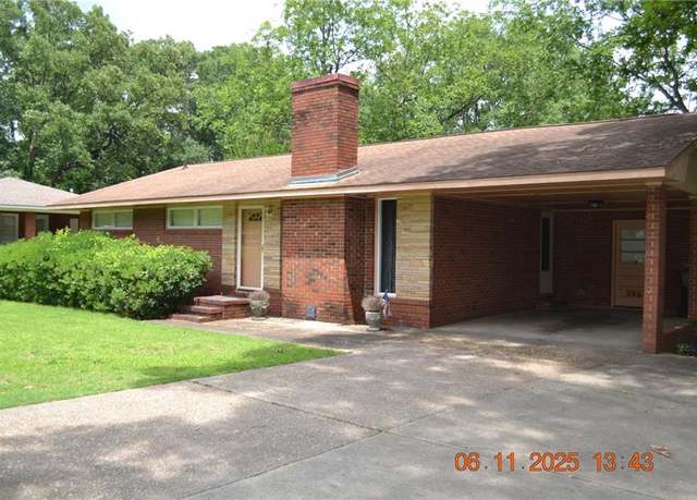Property at 4800 Summerville Rd, Phenix City, AL 36867, 3 beds, 1.5 baths
