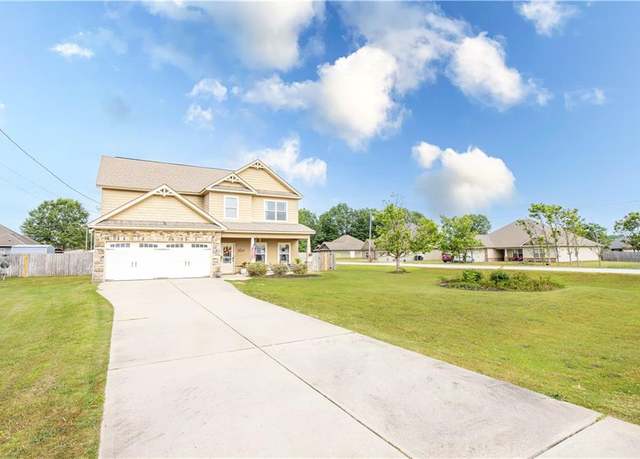 Property at 2 Buckeye Ct, Fort Mitchell, AL 36856, 4 beds, 2.5 baths