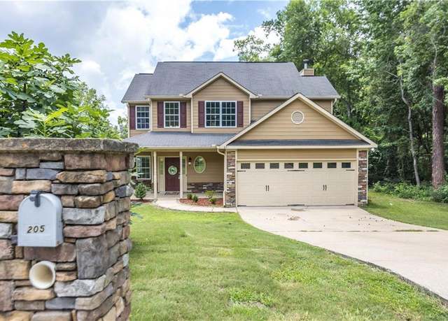 Property at 205 Wellman Dr, Phenix City, AL 36867, 4 beds, 2.5 baths