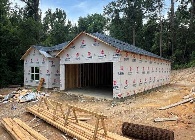 Property at 3008 23rd Ave, Phenix City, AL 36867, 3 beds, 2 baths