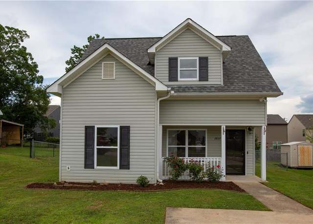 Property at 2807 Lismore Ct, Opelika, AL 36804, 3 beds, 2 baths