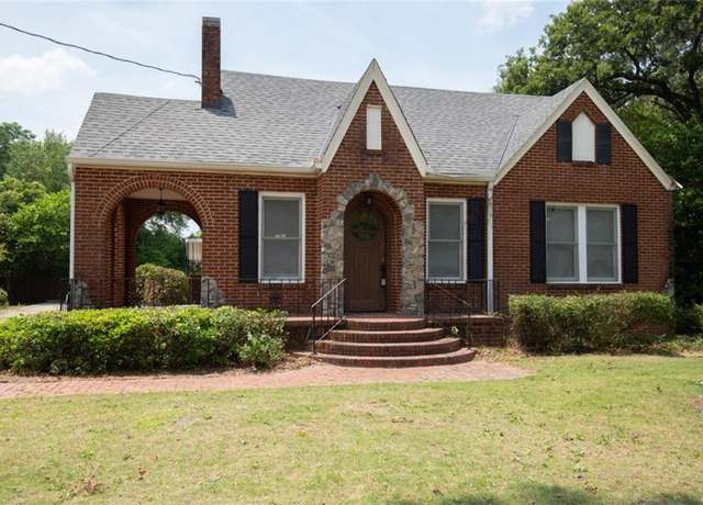 Property at 3005 Summerville Rd, Phenix City, AL 36867, 3 beds, 2 baths