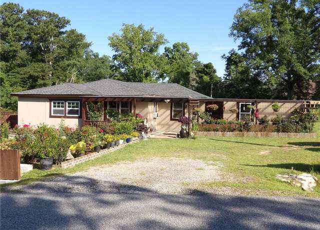 Property at 19 Rosemount Cir, Phenix City, AL 36869, 3 beds, 1 bath