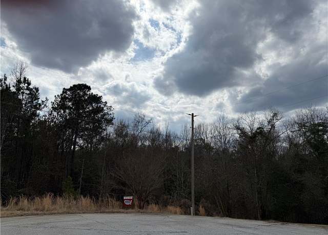 Property at 17 Isaac Dr, Phenix City, AL 36869