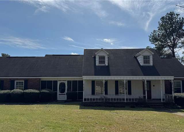 Property at 2401 Denard Dr, Phenix City, AL 36867, 4 beds, 2.5 baths