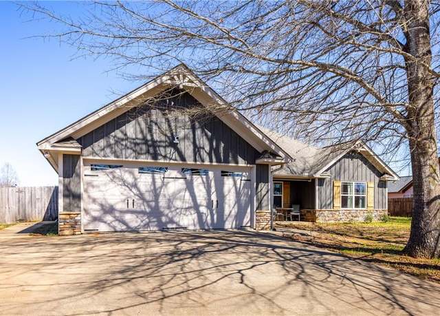 Property at 5 Wheatland Way, Fort Mitchell, AL 36856, 4 beds, 2 baths