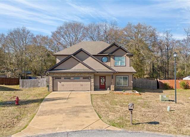 Property at 16 Golden Eagle Ct, Fort Mitchell, AL 36856, 5 beds, 3.5 baths