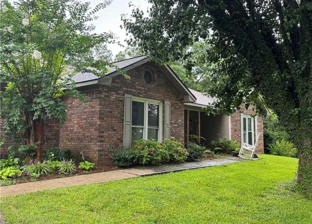 Property at 150 Laurel Wood Dr, Smiths Station, AL 36877, 3 beds, 2 baths