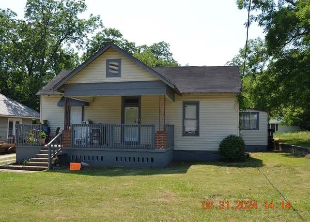 Property at 1807 (a&b) 10th Ct, Phenix City, AL 36867, 4 beds, 2 baths