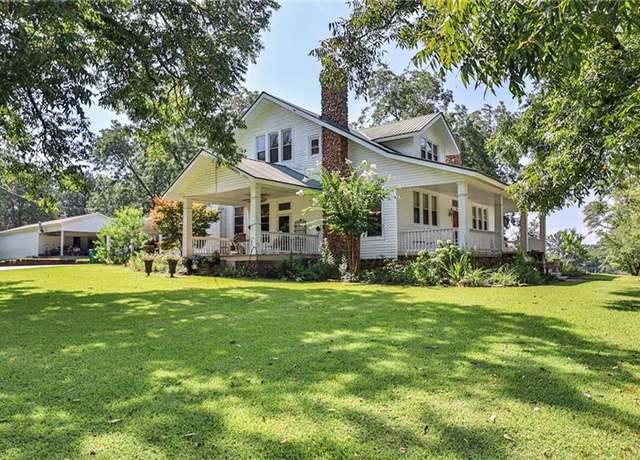 Property at 316 1st St SE, Lafayette, AL 36862, 3 beds, 3 baths