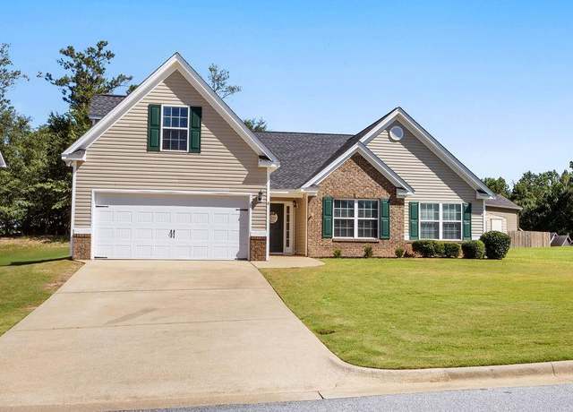 Property at 4 Crestwood Ct, Phenix City, AL 36870, 4 beds, 3 baths