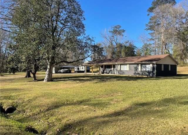 Property at 7 Cardinal Dr, Phenix City, AL 36869, 3 beds, 2 baths
