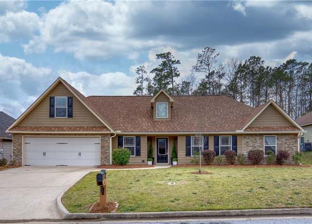 Property at 12 Cedarwood Ln, Phenix City, AL 36870, 3 beds, 2 baths