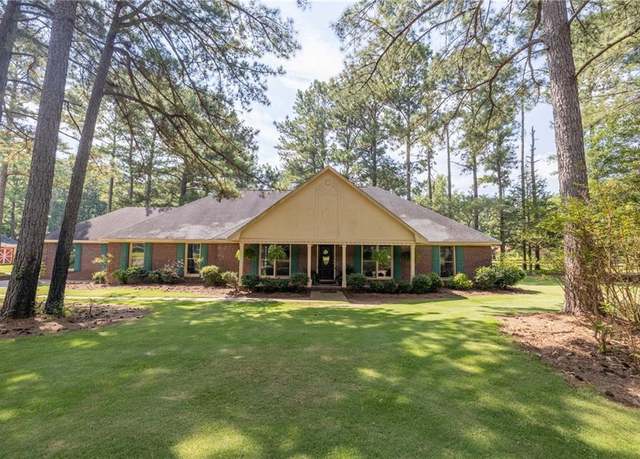 Property at 3292 Lee Road 250, Salem, AL 36874, 3 beds, 2.5 baths