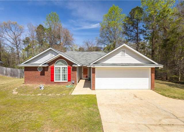 Property at 22 Redwood Dr, Phenix City, AL 36869, 3 beds, 2 baths