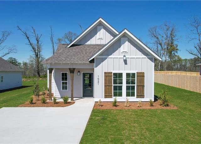 Property at 1021 Crossing Ct, Valley, AL 36854, 3 beds, 2 baths