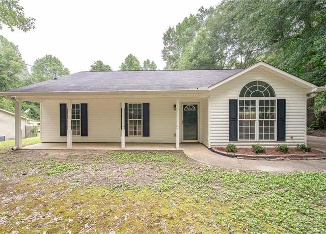 Property at 15 Kennedy St, Phenix City, AL 36869, 3 beds, 2 baths