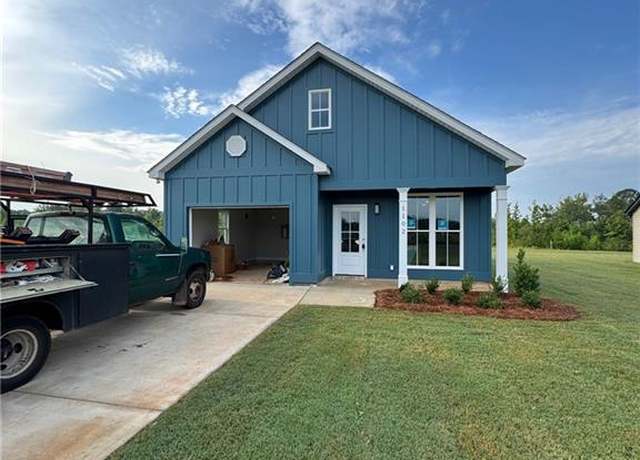 Property at 1102 30th St, Valley, AL 36854, 3 beds, 2 baths