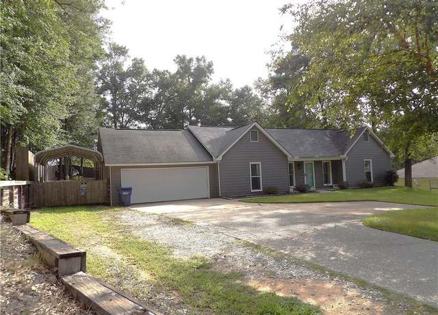 Property at 261 Lee Road 236, Phenix City, AL 36870, 3 beds, 2 baths