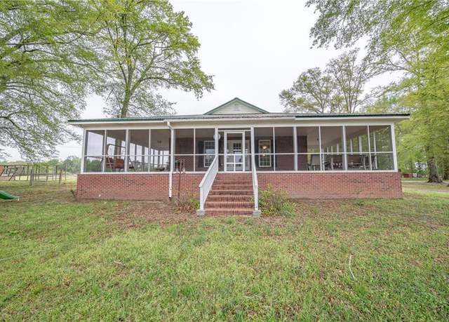 Property at 6 Spies Rd, Fort Mitchell, AL 36856, 3 beds, 2 baths