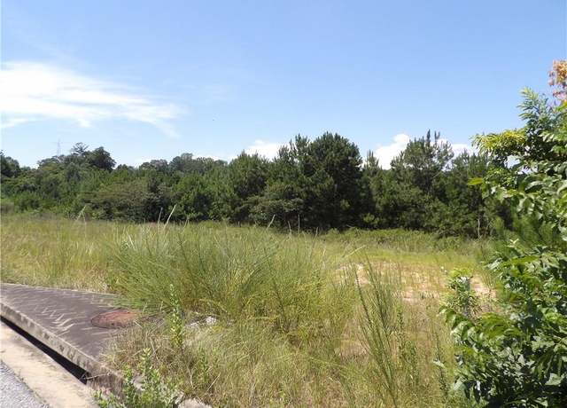 Property at 2407 Ridgewood Dr, Phenix City, AL 36870