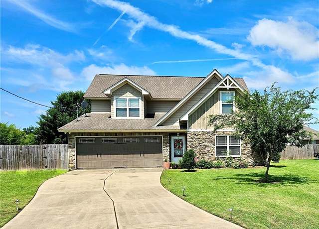 Property at 14 Greyhawk Ct, Fort Mitchell, AL 36856, 4 beds, 3.5 baths