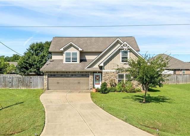 Property at 14 Greyhawk Ct, Fort Mitchell, AL 36856, 4 beds, 3.5 baths