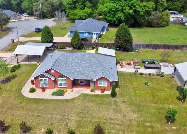 Property at 2 Ihagee Creek Ct, Fort Mitchell, AL 36856, 3 beds, 2 baths