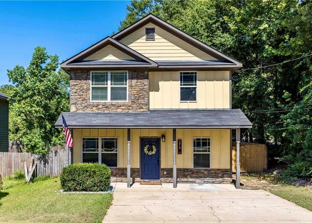 Property at 2413 21st Ave, Phenix City, AL 36867, 3 beds, 2.5 baths