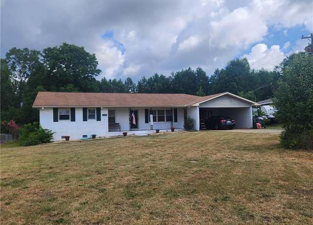 Property at 2406 40th St, Phenix City, AL 36867, 3 beds, 2 baths