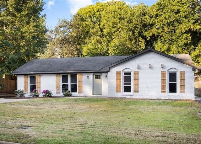 Property at 3013 3rd Ave Ave, Phenix City, AL 36867, 4 beds, 3 baths